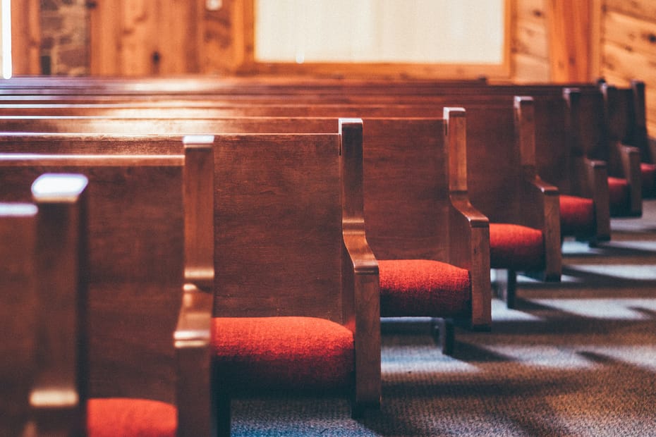 church-gatherings-empty-pews